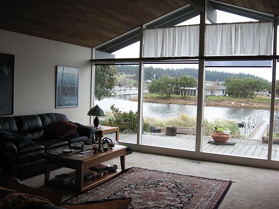 3rd image of 2176 Cove Dr