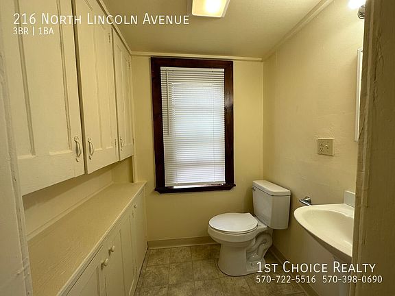 4th image of 216 N Lincoln Ave