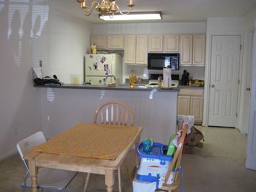 4th image of 601 Westgate Cir