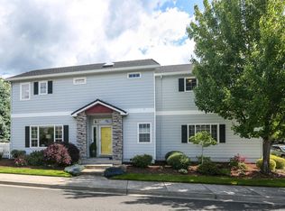 369 Meadow Dr, Ashland, OR 97520
