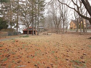 6 1/2 Myrtle Ave, Ansonia, CT 06401