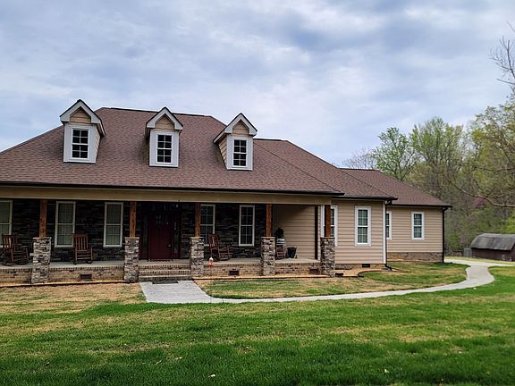 2nd image of 195 Falcon Ln
