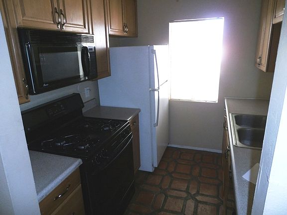 4th image of 816 S Langley Ave