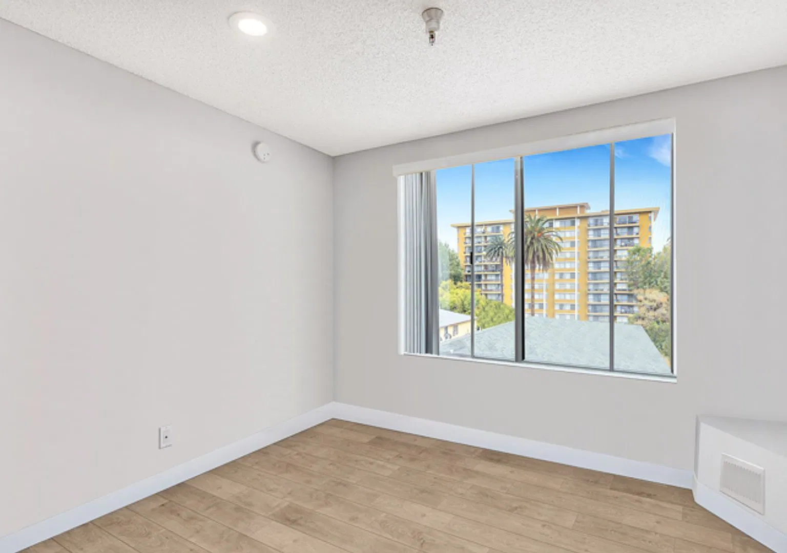 Reno Apartments — Photo 2