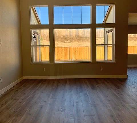 5th image of 3073 Arroyo Dr