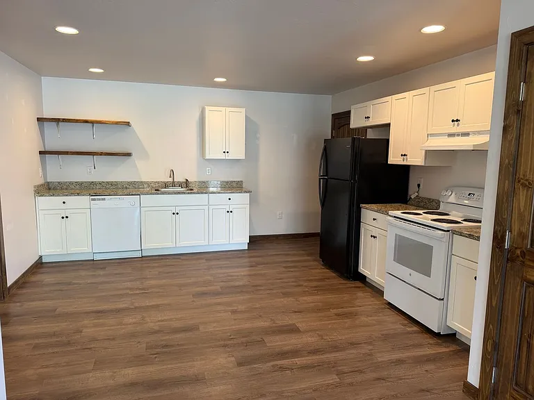 745 Cottonwood Ct — Photo 12