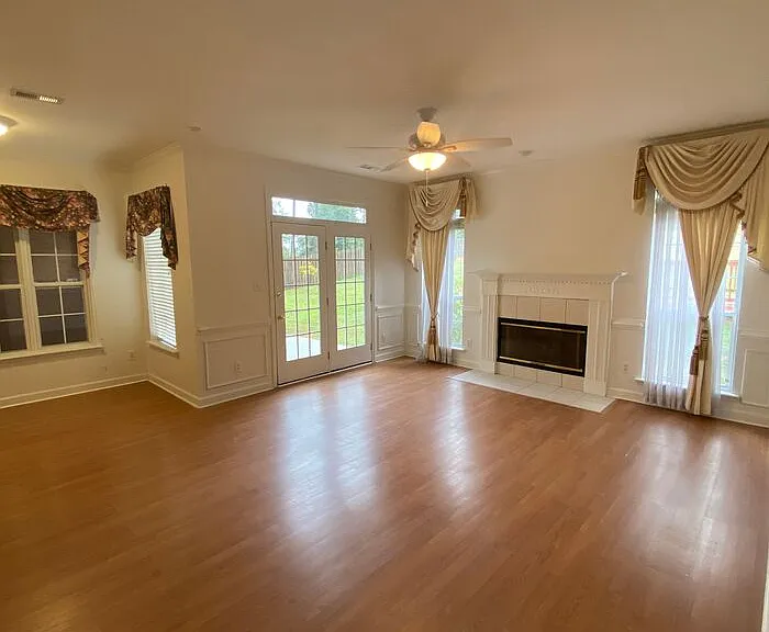 4545 Reigate Ct — Photo 8