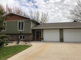 1520 Elmwood Ave, Milbank, SD 57252