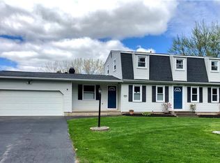 1 Fishermans Crk, Baldwinsville, NY 13027
