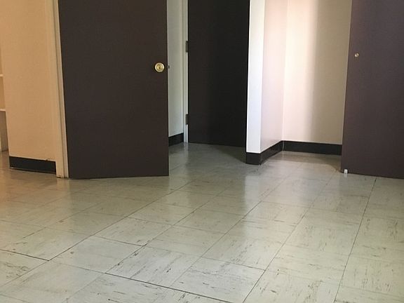 4th image of 216 Illinois St APT 2