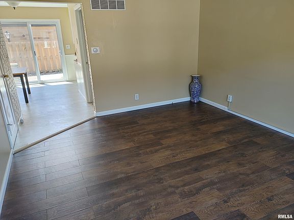 5th image of 1911 Canterbury Dr APT C