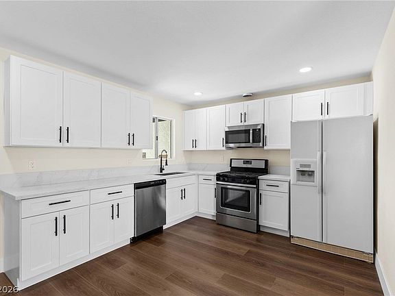 3rd image of 7112 Michael Collins Pl