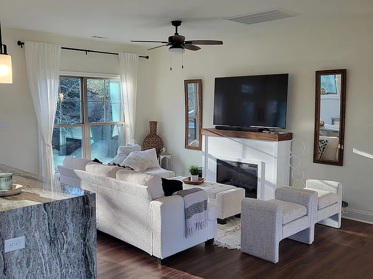 363 Bayside Ln — Photo 11