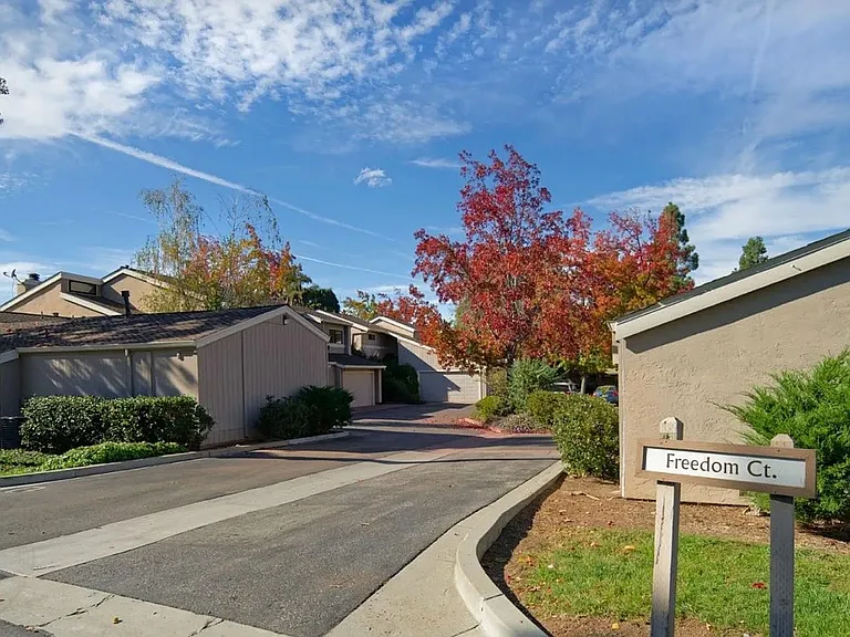 6718 Freedom Ct — Photo 11