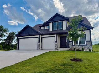 1972 Longview Dr, Liberty, MO 64068