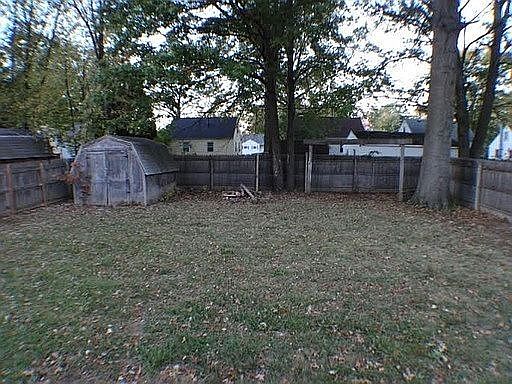 5th image of 618 Denison Ave