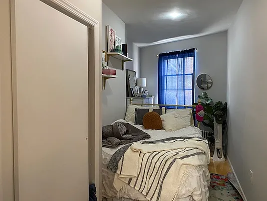 Rented by Friedman Roth Realty | media 23