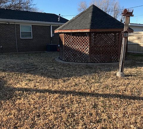 4th image of 212 Spruce Ave