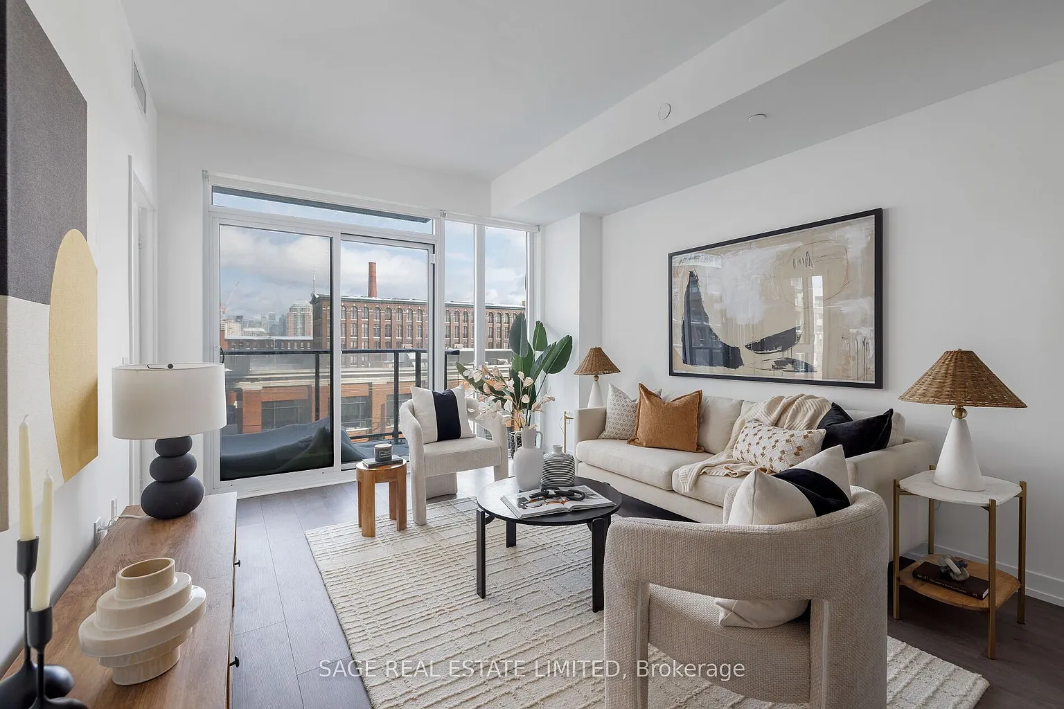 270 Dufferin St #327 photo 1