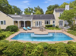 3957 S Lake Dr SW, Roanoke, VA 24018