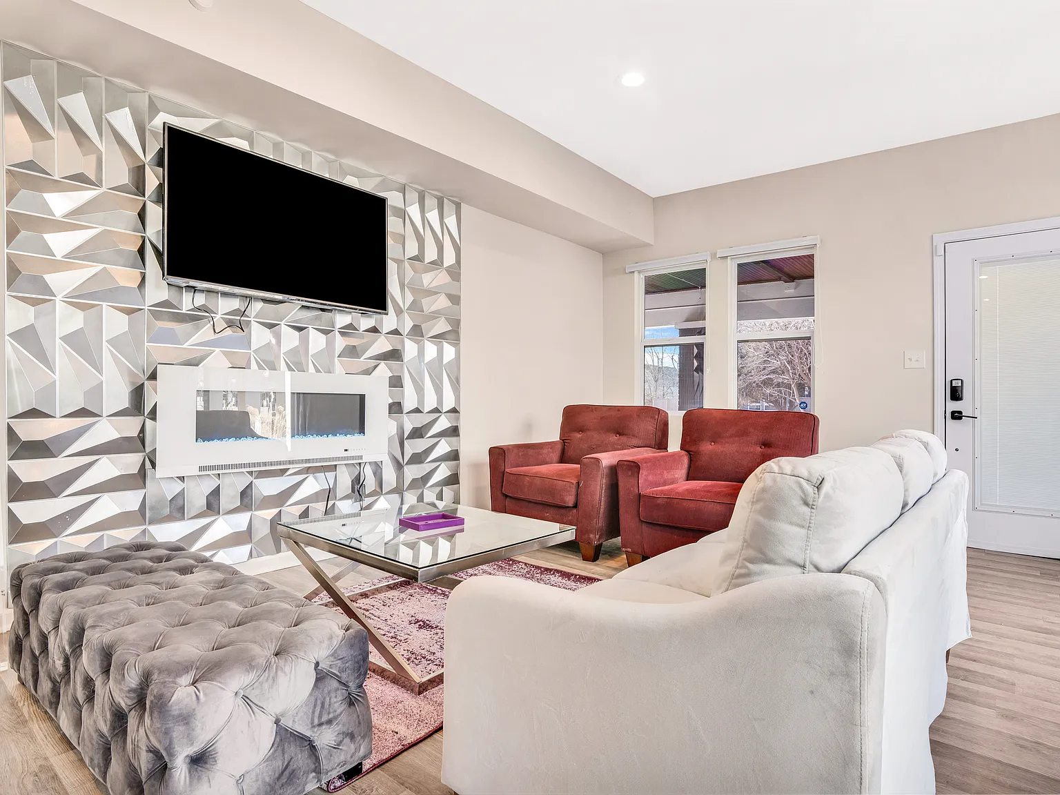 3 bed, 1700 sqft, $2,200 — Photo 2