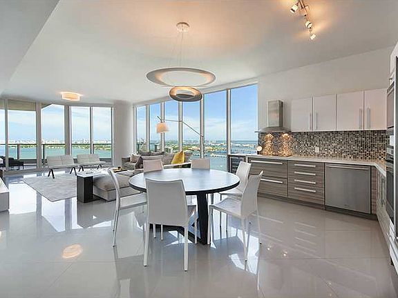 2nd image of 2020 N Bayshore Dr APT 2900