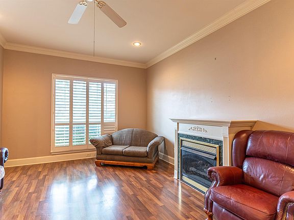 5th image of 2329 Dietz Ln