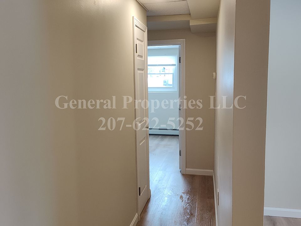 1st image of 592 Riverside Dr