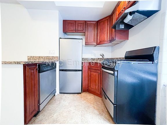 2nd image of 710 2nd Ave #2G