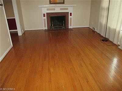 5th image of 223 Mill Creek Dr
