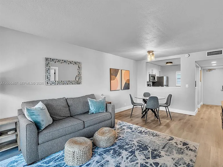 9340 Lagoon Pl #303 — Photo 20