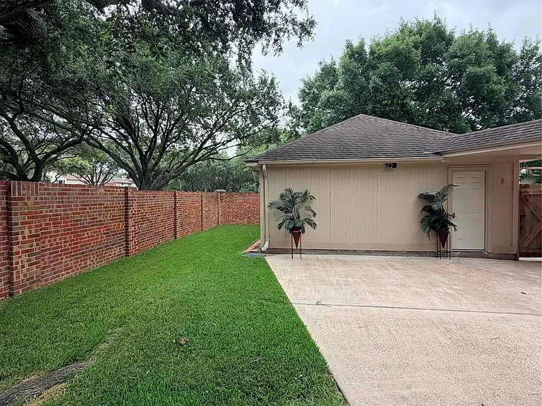 2201 Summer Reef Dr — Photo 26
