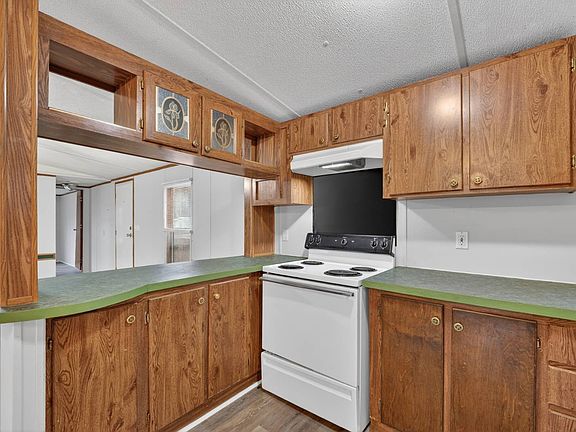 3rd image of 491 Chapman Rd #90