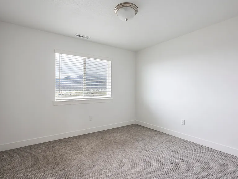 1303 E 920 N — Photo 14