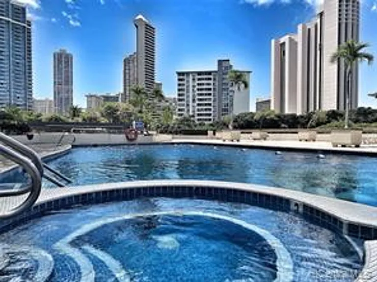 1650 Ala Moana Blvd — Photo 17
