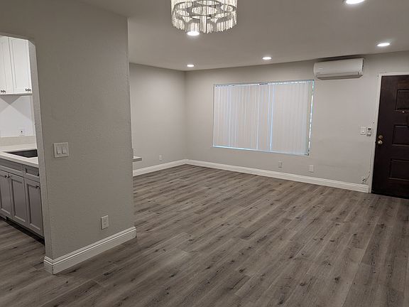 4th image of 670 N Hill Ave APT 3