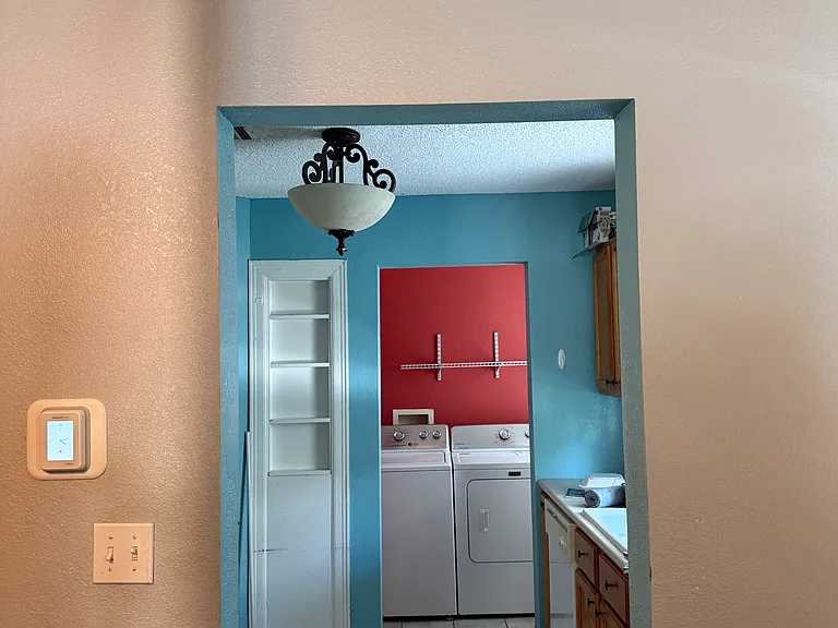 1348 S Florence Ave — Photo 10