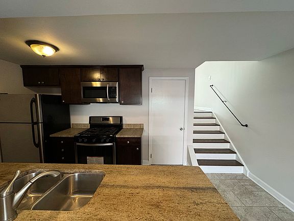3rd image of 8901 Robin Dr APT B