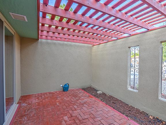 4th image of 5301 Lucille Dr NE