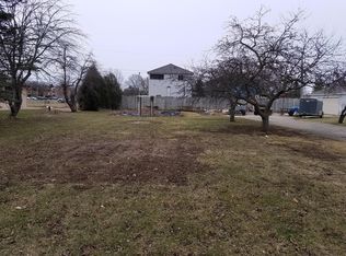 722 East St #A, Silver Lake, WI 53170