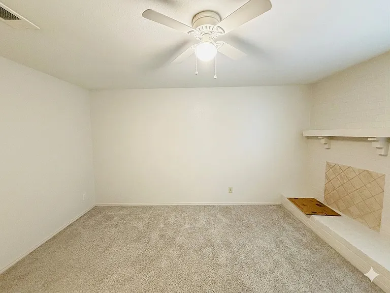 221 Meadow Ct #C — Photo 8