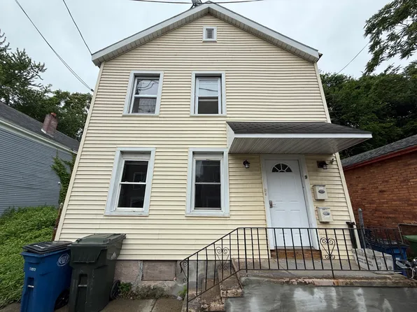 9 Sargent St APT 1, Cohoes, NY 12047