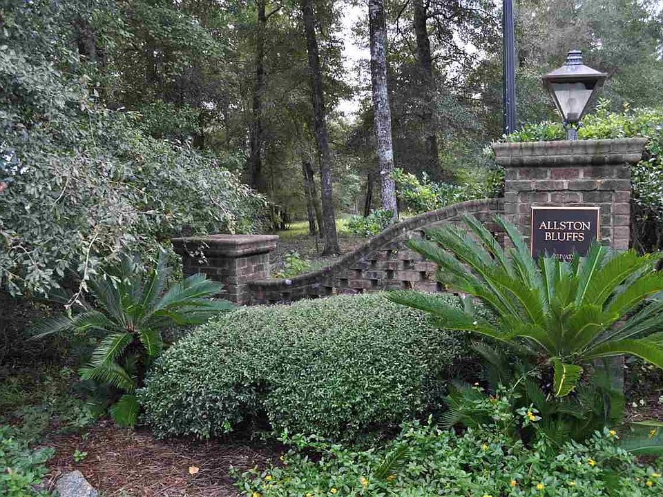 1st image of 121 Susannah Ln
