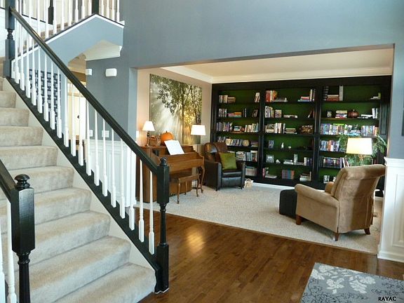 4th image of 1525 Karens Way