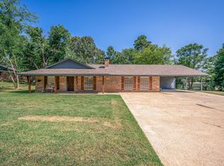 2104 Woodbine Dr, Gladewater, TX 75647