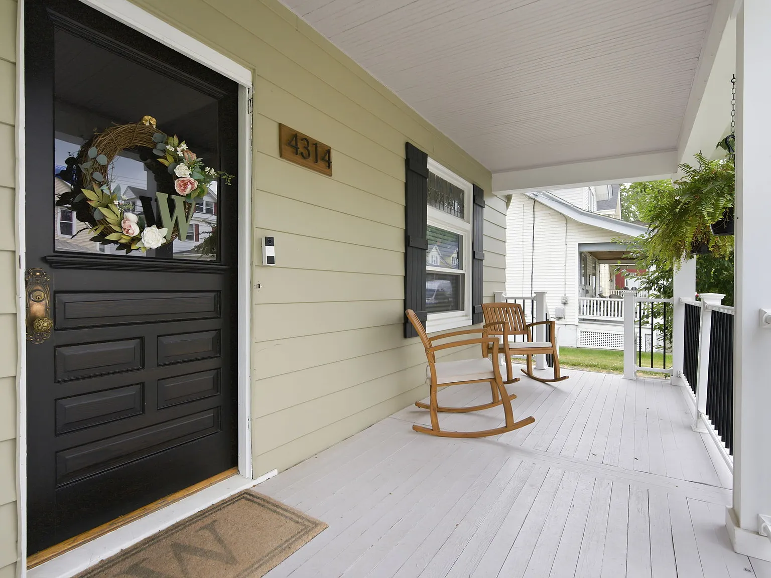 4 bed, 1758 sqft, $2,900 — Photo 2