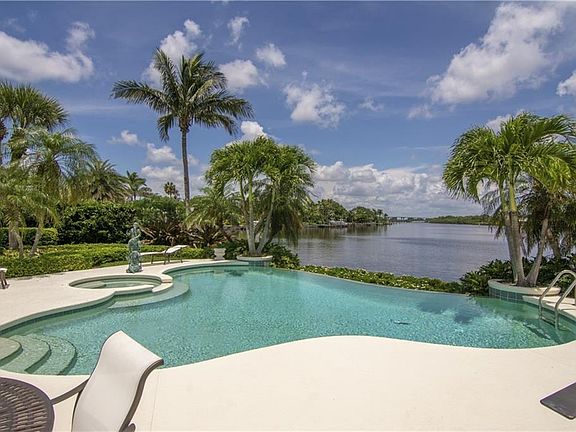 4th image of 531 Bay Dr
