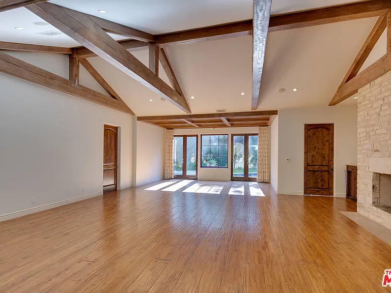 9530 Hidden Valley Rd — Photo 5