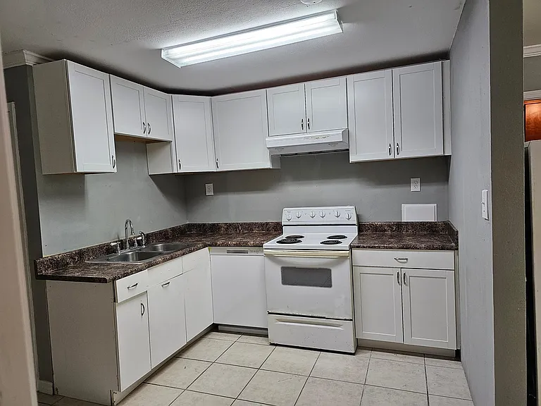4548 Schillinger Rd S — Photo 34