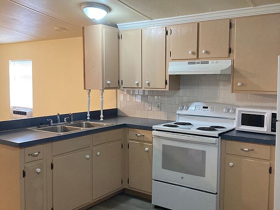 3rd image of 4715 Colony Dr